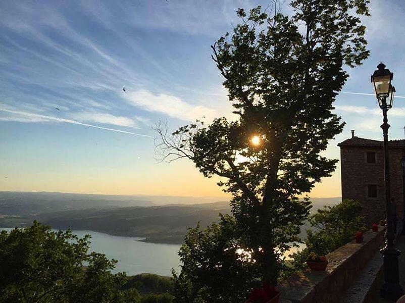 Le Casette Di Civitella La Casa Di Nonna Giulia Civitella Del Lago Extérieur photo